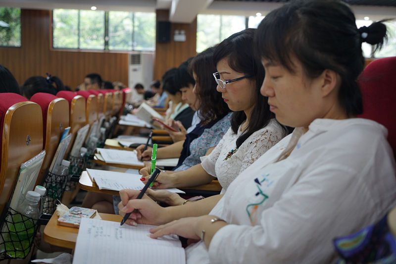 玉林中学三十年校庆系列活动 教科院专家走进“琢玉讲坛”(图2)