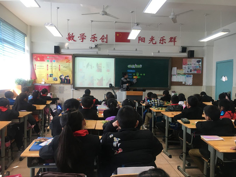 新光小学开展课例研讨 构建朗润课堂(图1)