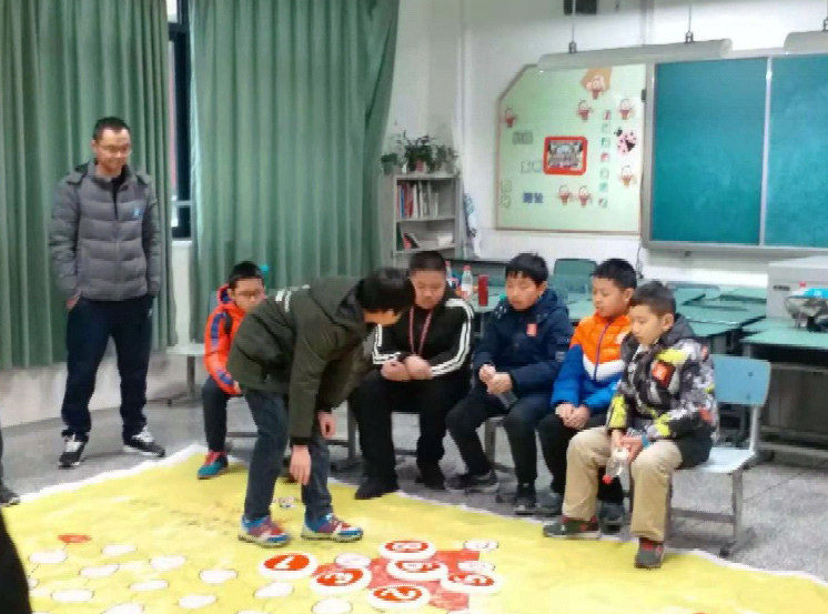 新光小学数棋队在市级比赛中获团体一等奖(图1)