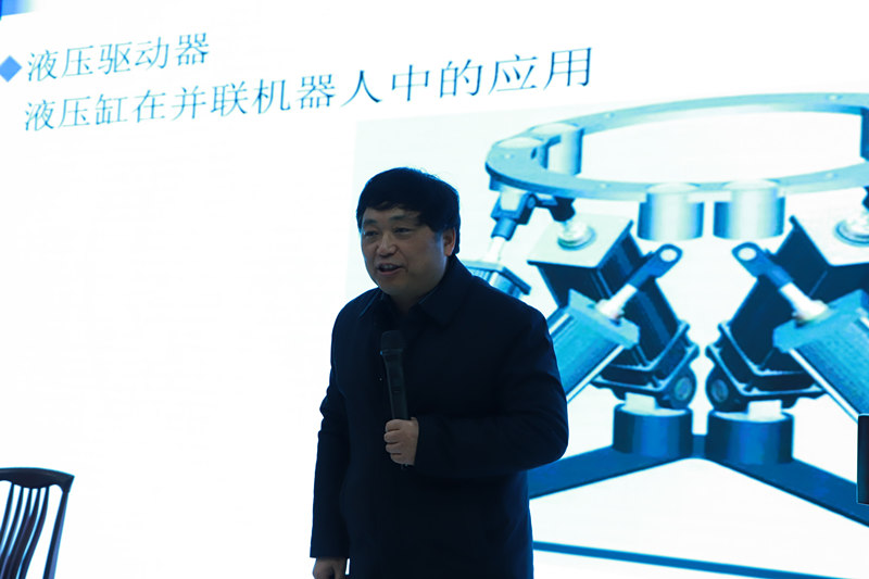成都二十中“走近机器人世界”探索前沿知识(图1)