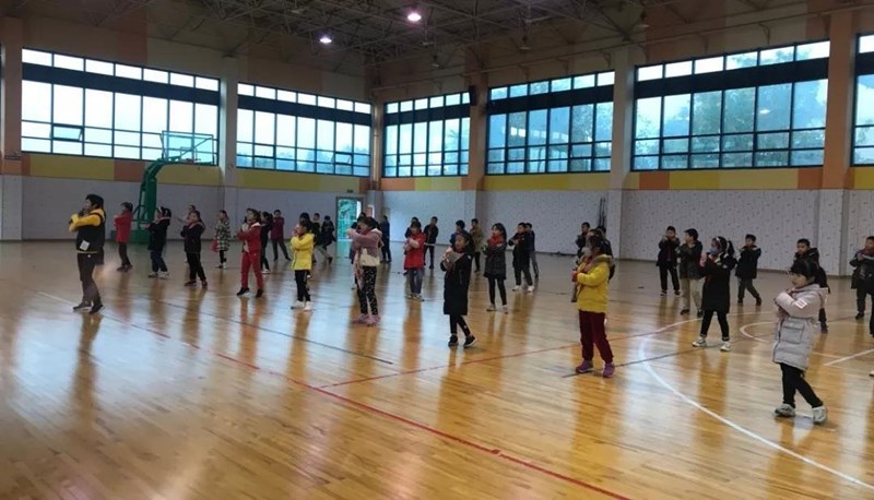 跳起来更快乐 新光小学开展体育课例研究(图2)