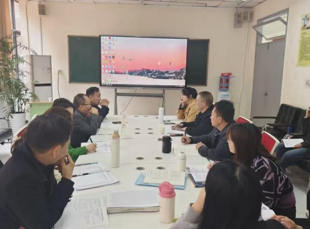 热烈祝贺第十六届初中物理教师大赛 立格实验罗中华老师获特等奖(图4) 微信图片_202412011836272.jpg